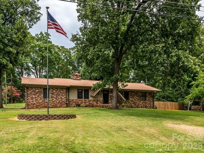 1106 Robinhood Ln