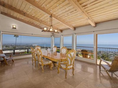 5832 La Jolla Corona Dr