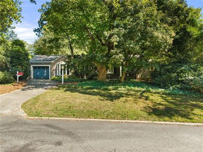 1051 Vernon Ave