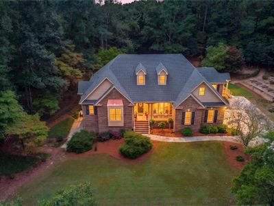 901 Providence Ln