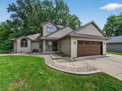 2208 Cambridge Dr