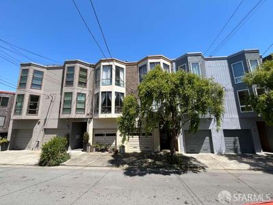 49 High St