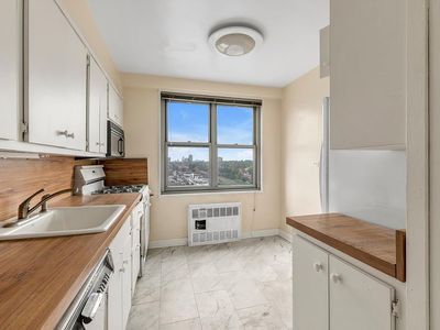 7025 Yellowstone Blvd APT 14H
