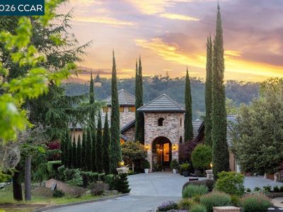 1311 Laverock Ln