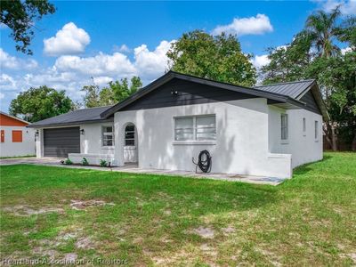 305 Lark Ave
