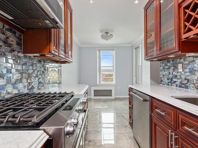 3443 60th St APT 6D
