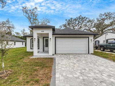 808 W Lowry Ln