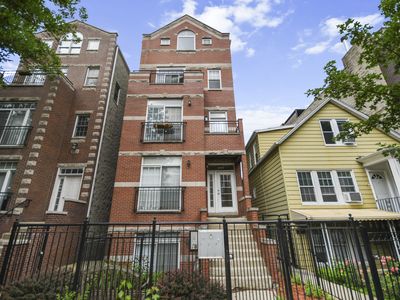 2840 N Damen Ave #2