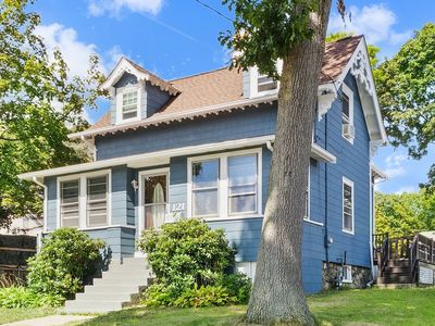 121 Bridge St