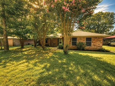 107 Lake Dr