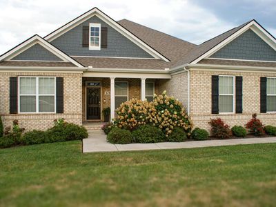 319 Greymoor Ln