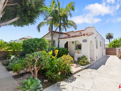 2735 Clyde Ave