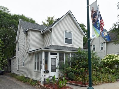 675 Old Highway 8 NW
