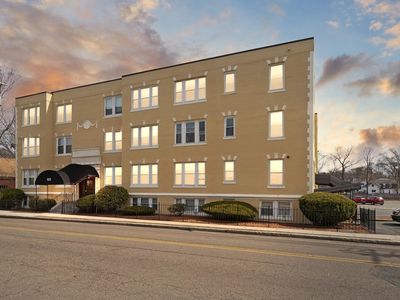 515 Pleasant St APT 3-1