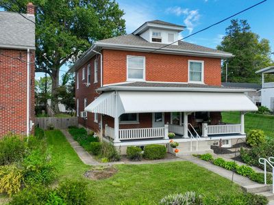 28 E Pine St