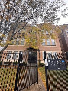 5905 W Corcoran Pl APT 1W