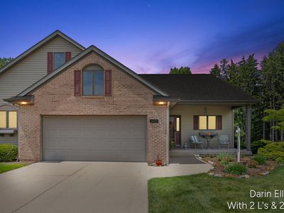 1015 Grosvenor Dr #4