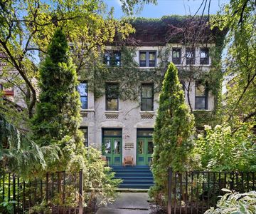 1945 W Schiller St #1