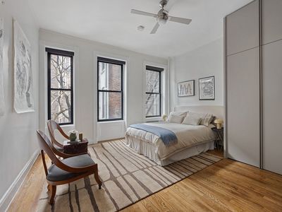 855 9th Ave APT 1B