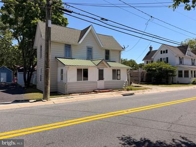 211 E Lillian St