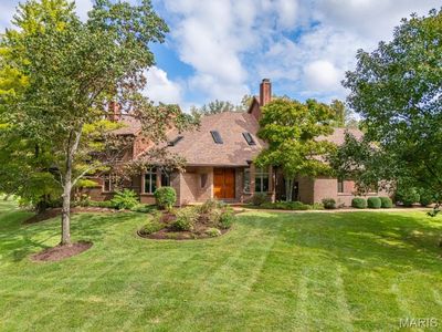 18 Overbrook Dr