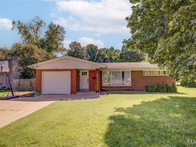 922 Hawthorn Dr
