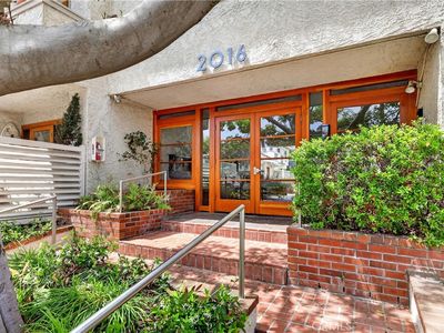 2016 Euclid St APT 6