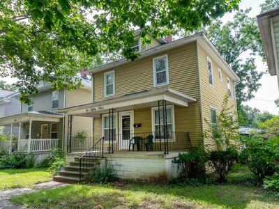 683 W Lexington Ave