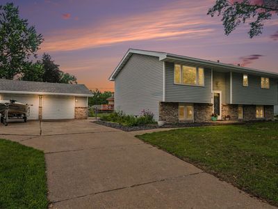 810 Sunny Ln