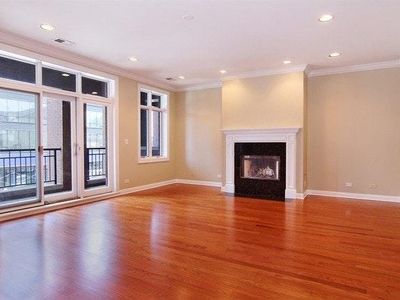 1411 W Chicago Ave APT 2