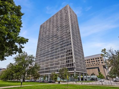 330 W Diversey Pkwy APT 705