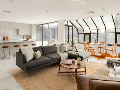 121 S Hope St APT 607