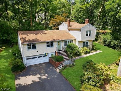 76 Long Hill Rd