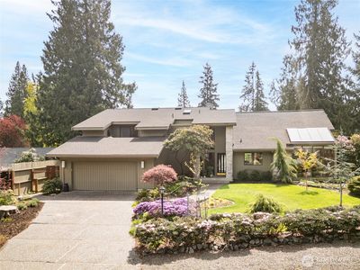 121 Fairway Place