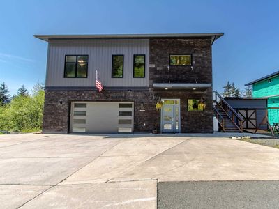 3551 Greenwood Ave