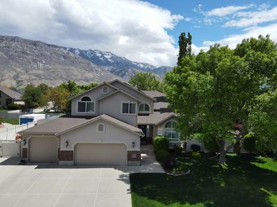 1382 Narra Pl