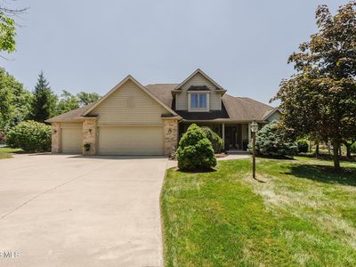 101 Hawthorn Ct