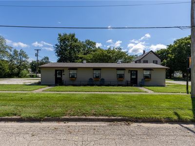 Property at 105 E Warren St, Moweaqua, IL