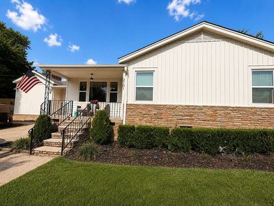 2101 Wolfe Ln