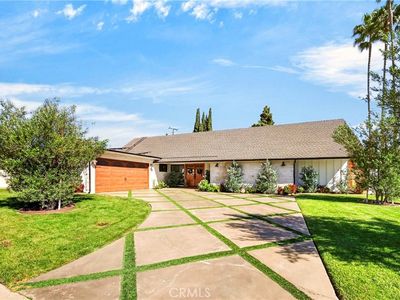 3031 E Elgin Pl
