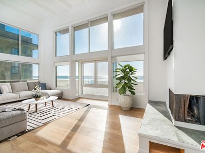 3711 Ocean Front Walk #3