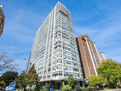 3900 N Lake Shore Dr APT 14D