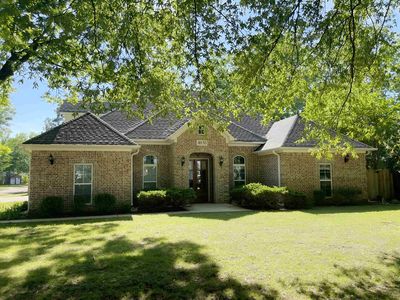 4855 Laraine Dr