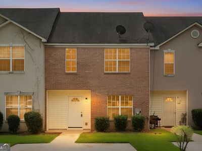 Property at 366 N Beach Ct, Riverdale, GA