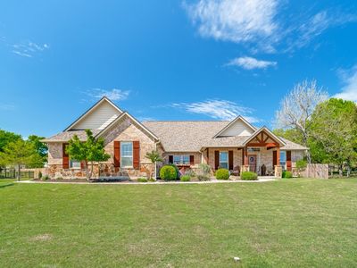 3405 Lakeway Dr