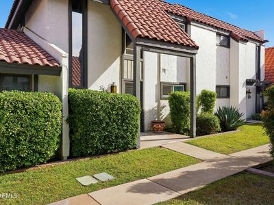 2810 E Glenrosa Ave APT 18