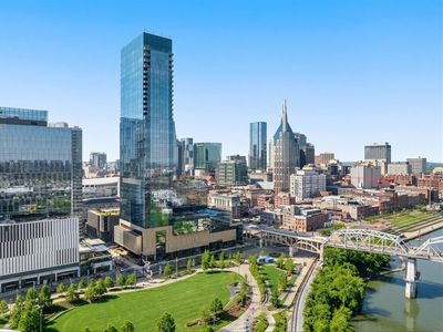 160 2nd Ave S APT 1504