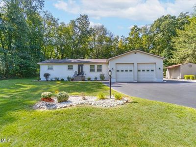 560 Kinns Road