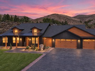 2590 Old Canyon Dr