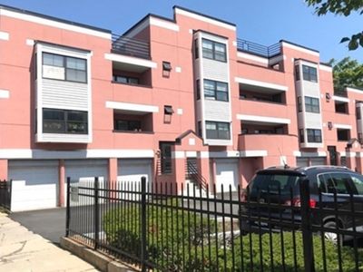 60R Gibson St #B3
